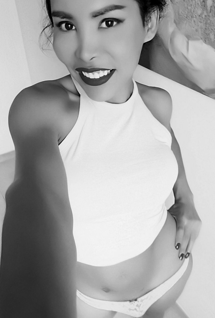 Beautiful Shemale - photo 11