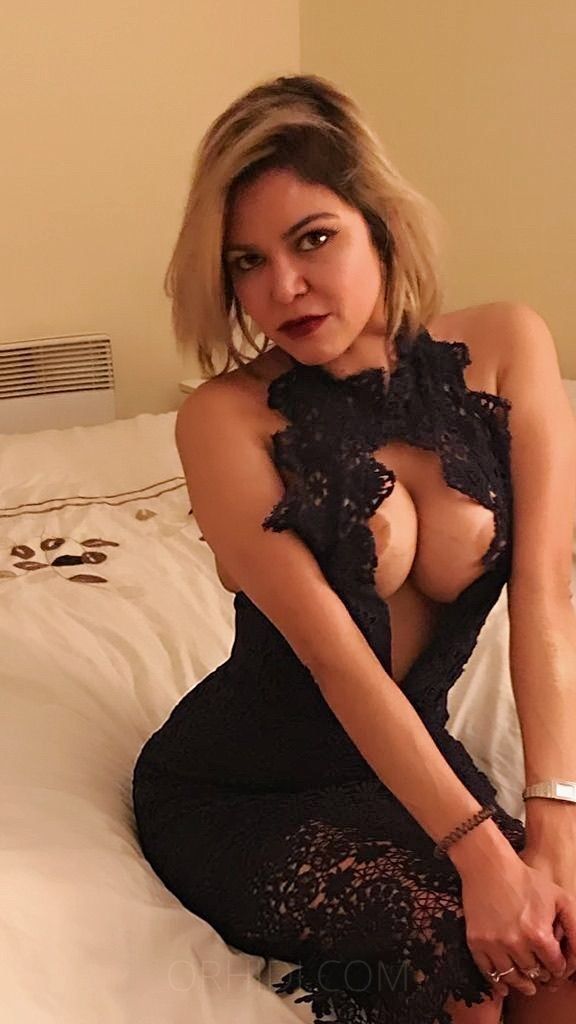 Emily - photo 6