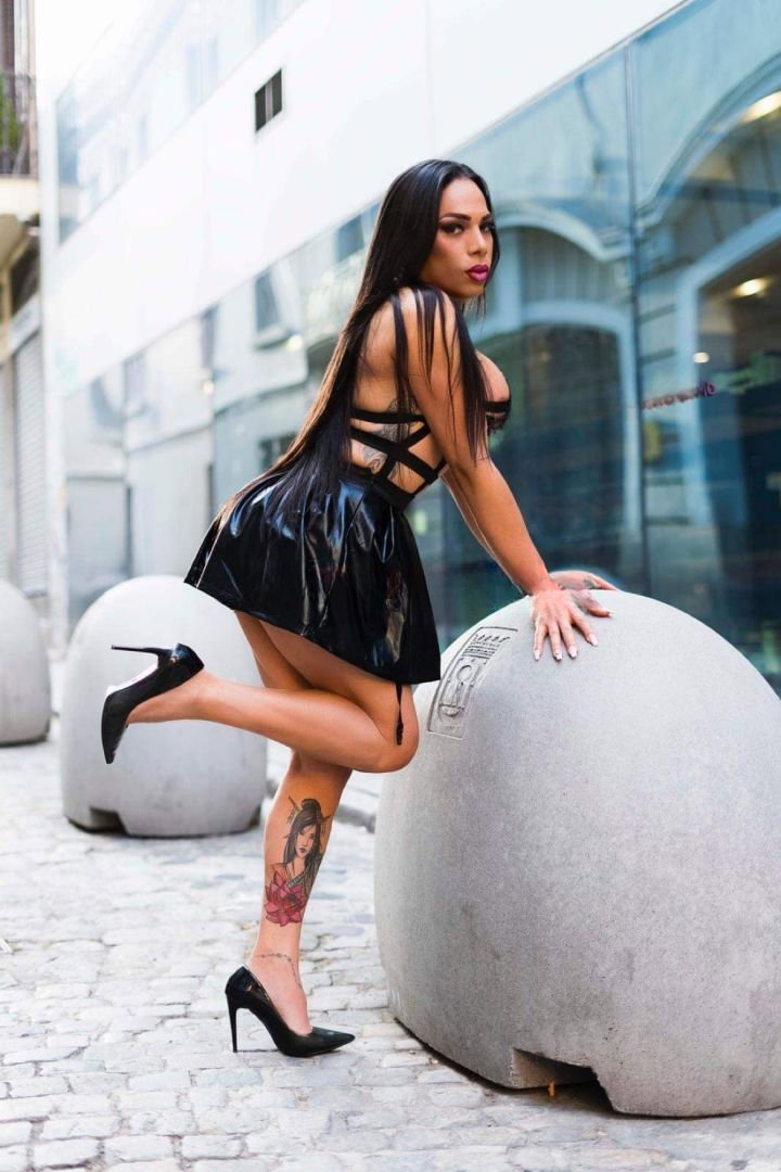 Veronica Gonzalez - photo 6