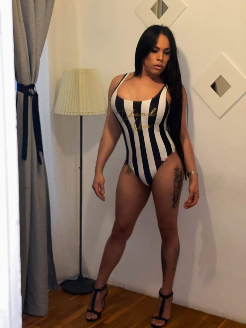 Veronica Gonzalez - photo 11