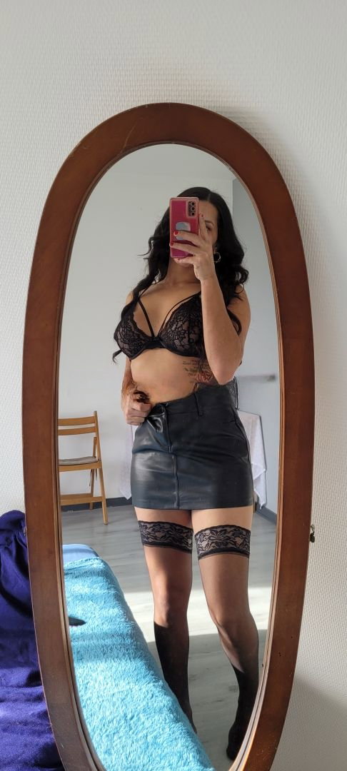 Julia Gomez - photo 7