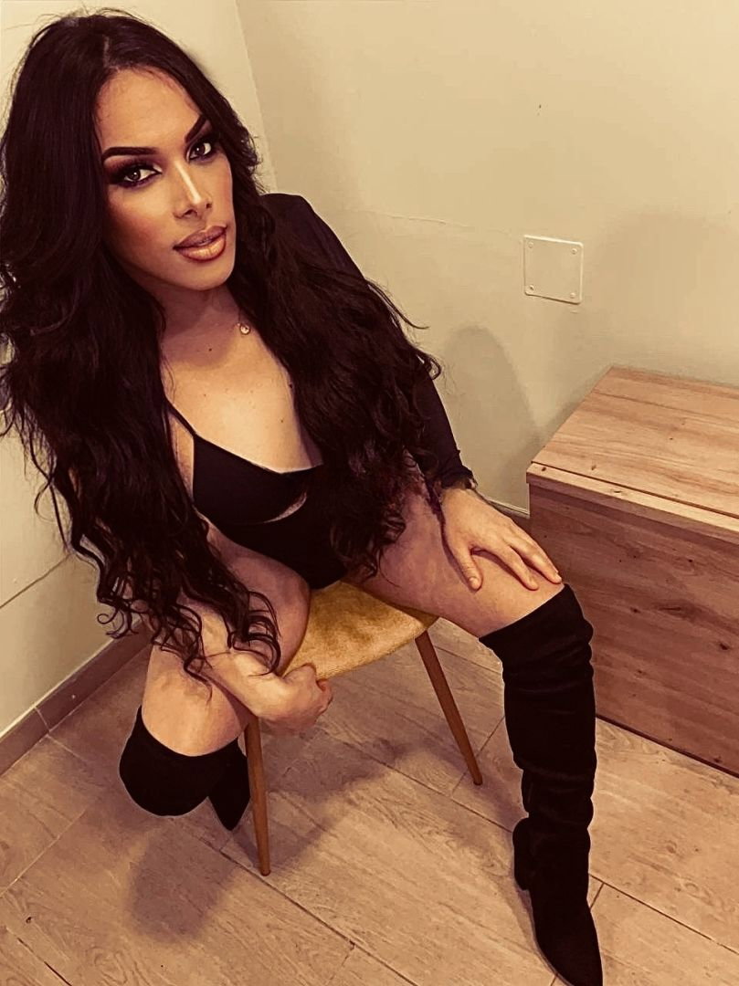 Veronica Gonzalez - photo 17