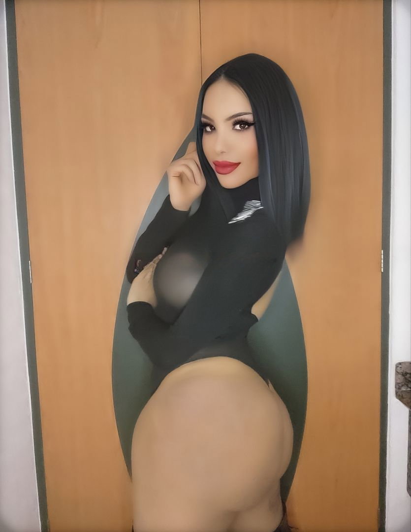 Monserrat Alarcon - foto 6