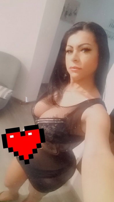 Esther - photo 3
