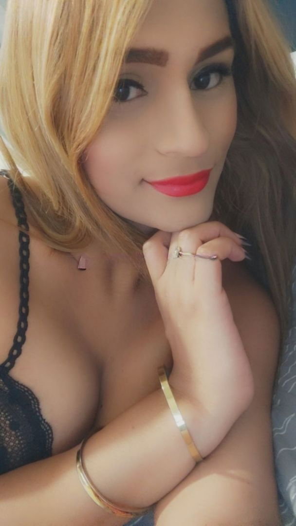 Leslie Ts - photo 13