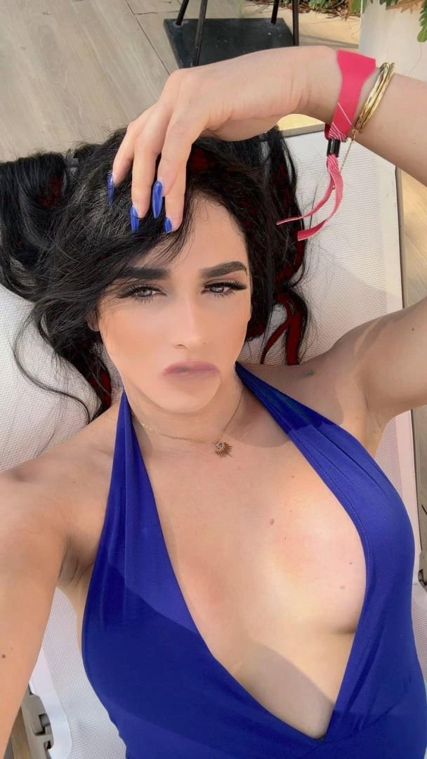 Vanessa Nakary - foto 12